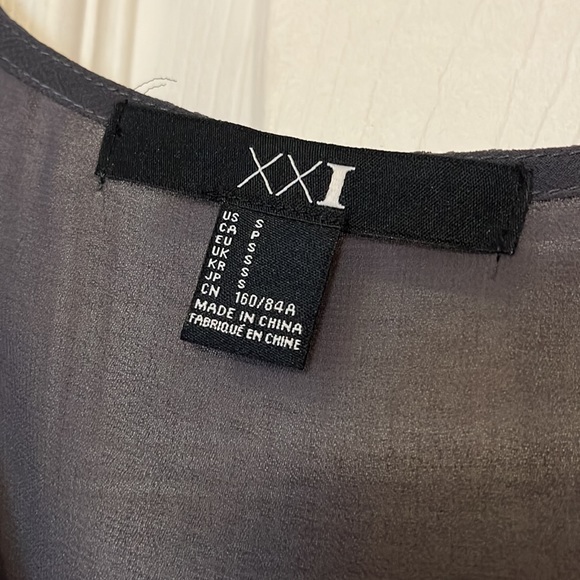 High-Low Sheer Tank - Picture 2 of 5